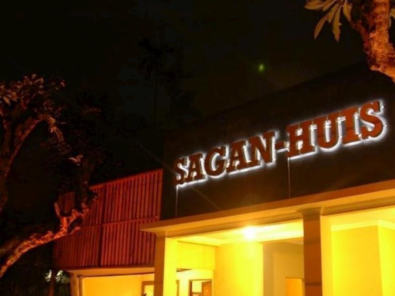 Sagan Huis Hotel Yogyakarta Esterno foto